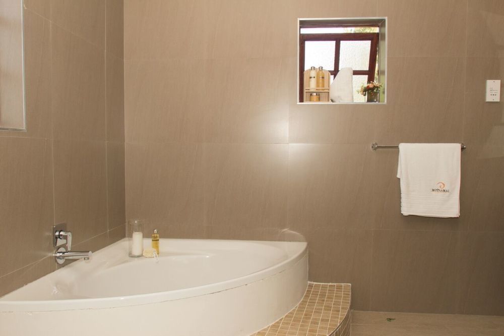 Motsamai Guest Lodge Bulawayo Kültér fotó